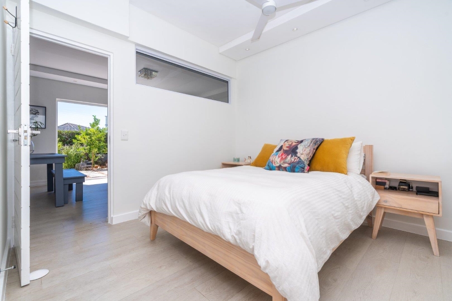 1 Bedroom Property for Sale in Vredehoek Western Cape